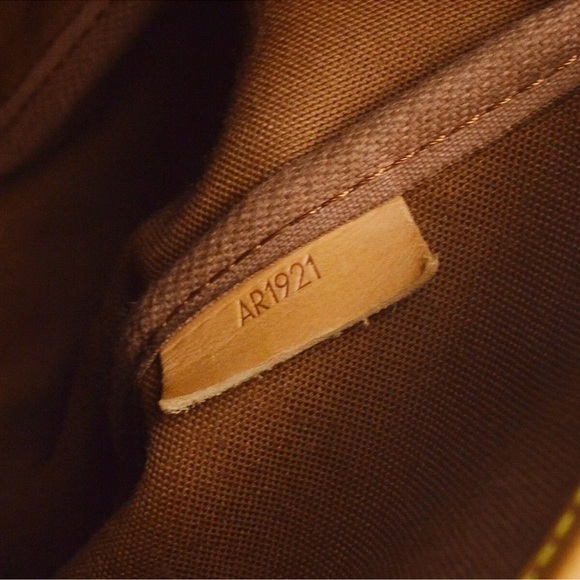 💎✨Authentic✨💎Louis Vuitton Monogram Saumur 35 Shoulder Bag Brown - Picture 6 of 9